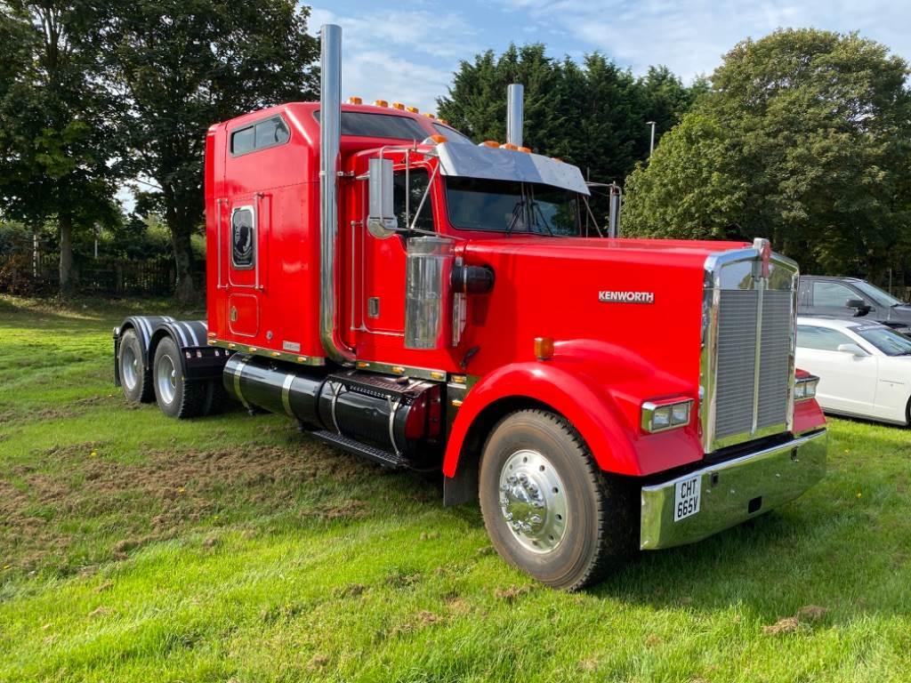 Kenworth studio sleeper Tractor Units