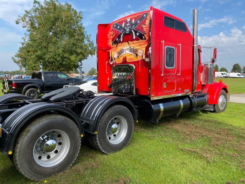 Kenworth studio sleeper Tractor Units