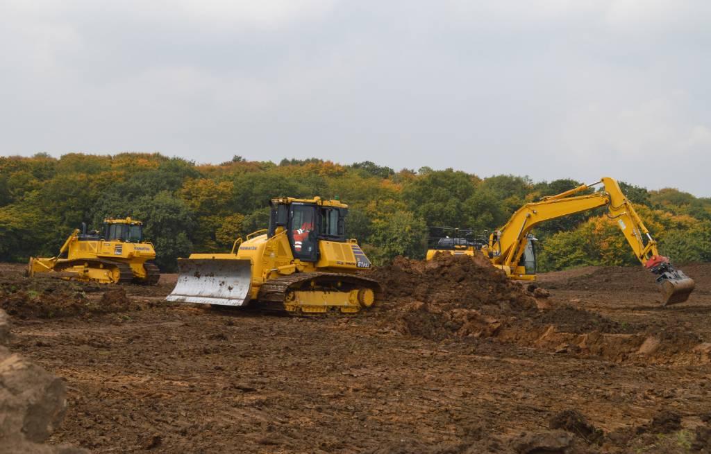 Komatsu PC210 Crawler excavators
