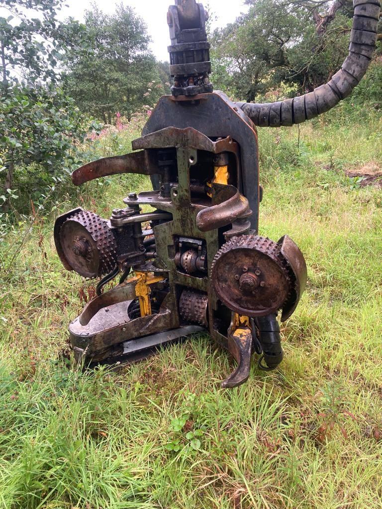 Doosan DX225 Crawler excavators